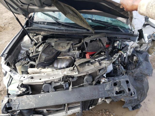 4T4BF1FK4FR502244 - 2015 TOYOTA CAMRY LE SILVER photo 11