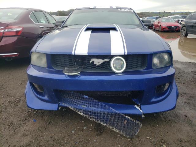 1ZVFT80NX55144691 - 2005 FORD MUSTANG BLUE photo 5