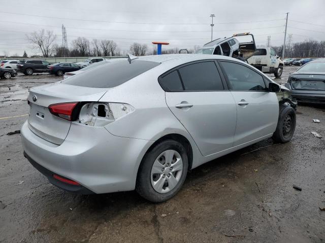 3KPFK4A70JE209559 - 2018 KIA FORTE LX WHITE photo 3