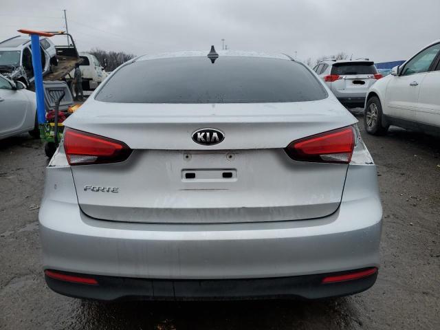 3KPFK4A70JE209559 - 2018 KIA FORTE LX WHITE photo 6