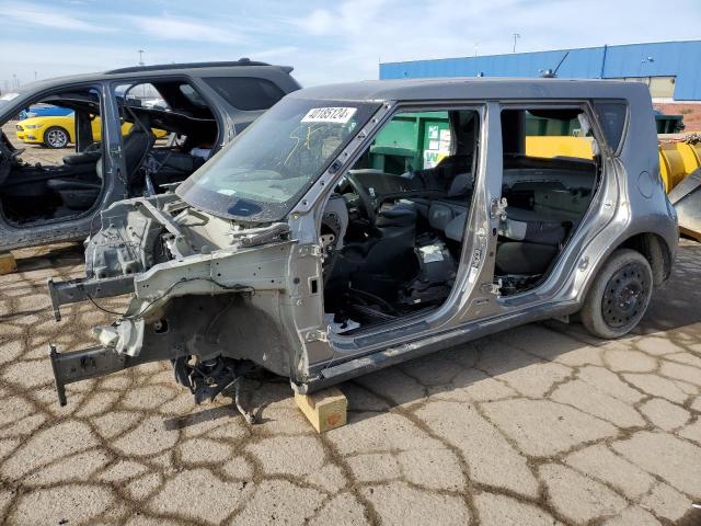 KNDJN2A24J7562249 - 2018 KIA SOUL SILVER photo 1