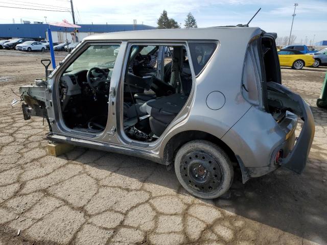 KNDJN2A24J7562249 - 2018 KIA SOUL SILVER photo 2