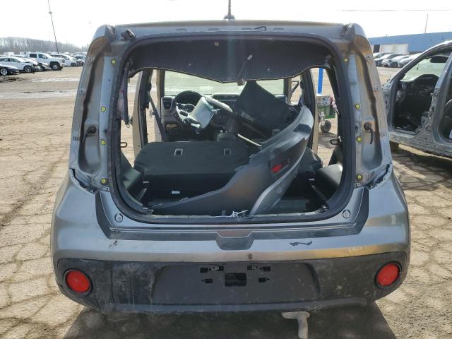 KNDJN2A24J7562249 - 2018 KIA SOUL SILVER photo 6