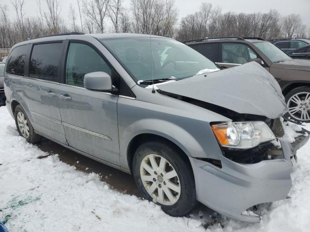 2C4RC1BG7GR157636 - 2016 CHRYSLER TOWN & COU TOURING SILVER photo 4