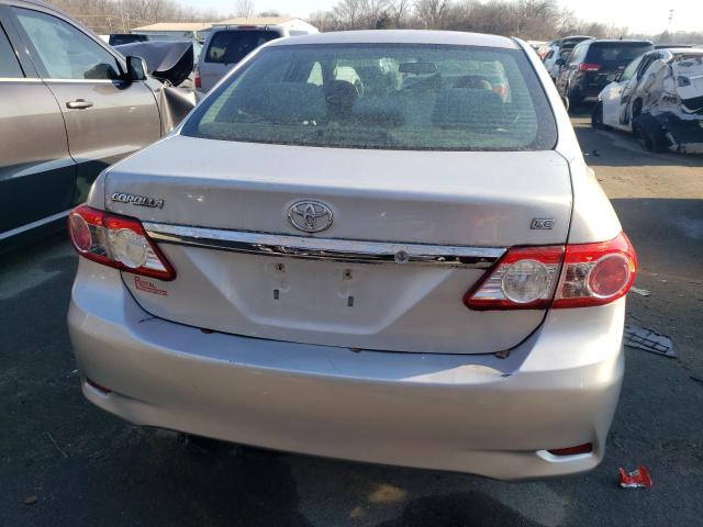 2T1BU4EE3DC985754 - 2013 TOYOTA COROLLA BASE SILVER photo 6