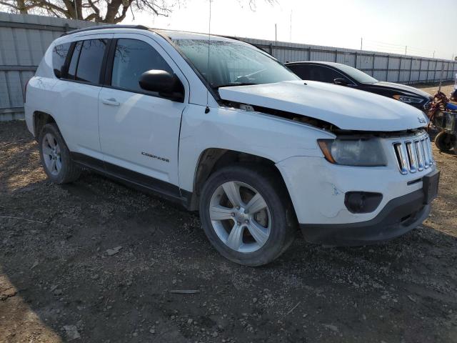 1C4NJCBA5GD611977 - 2016 JEEP COMPASS SPORT WHITE photo 4