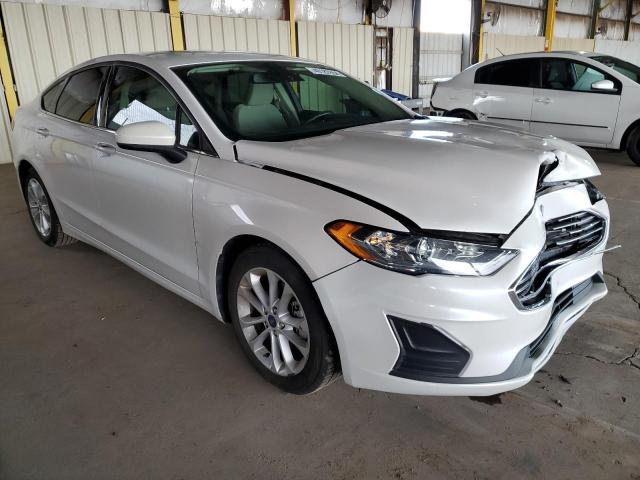 3FA6P0HD4KR268930 - 2019 FORD FUSION SE WHITE photo 4