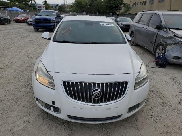 W04GN5EC2B1037557 - 2011 BUICK REGAL CXL WHITE photo 5