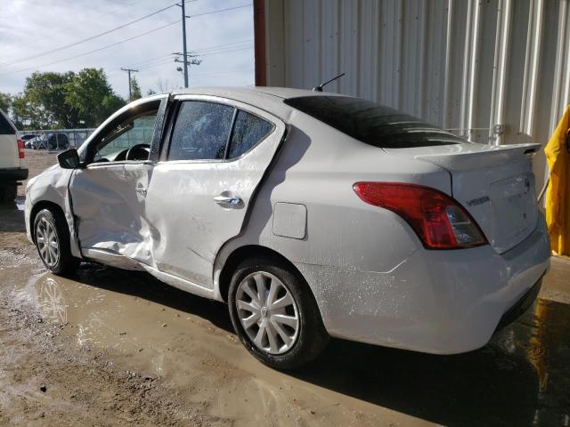 3N1CN7AP1JK411939 - 2018 NISSAN VERSA S WHITE photo 2