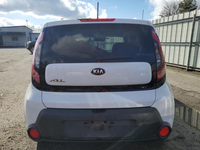 KNDJP3A52F7119244 - 2015 KIA SOUL + WHITE photo 6