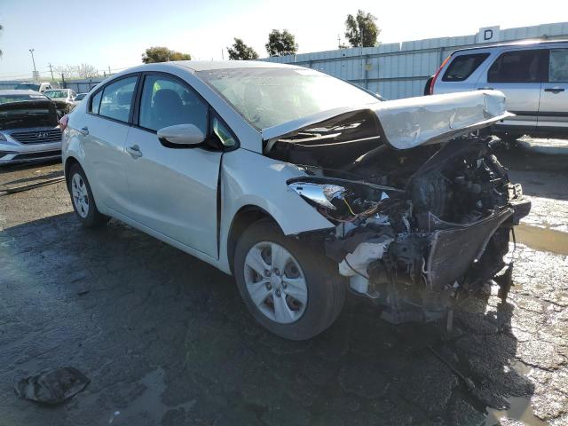 KNAFK4A6XE5253154 - 2014 KIA FORTE LX WHITE photo 4