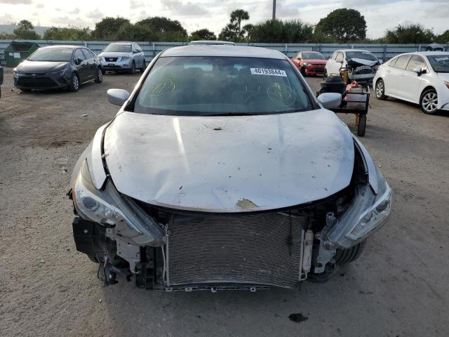 1N4AL3AP1GC121661 - 2016 NISSAN ALTIMA 2.5 SILVER photo 5