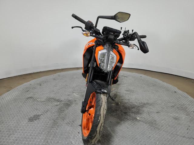 MD2JPJ401KC228942 - 2019 KTM 390 DUKE ORANGE photo 2