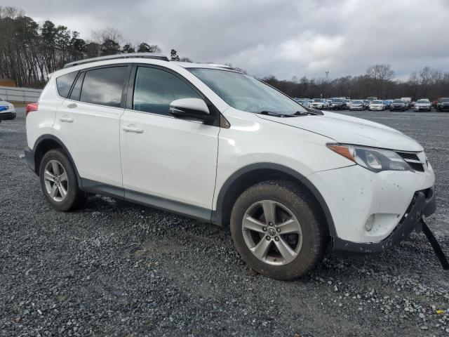 2T3WFREV5FW178444 - 2015 TOYOTA RAV4 XLE WHITE photo 4