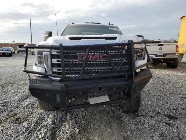 1GT49TEY2NF132902 - 2022 GMC SIERRA K3500 SLE WHITE photo 5