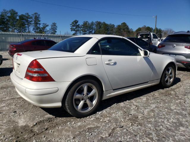 WDBKK65F12F245598 - 2002 MERCEDES-BENZ SLK 320 WHITE photo 3