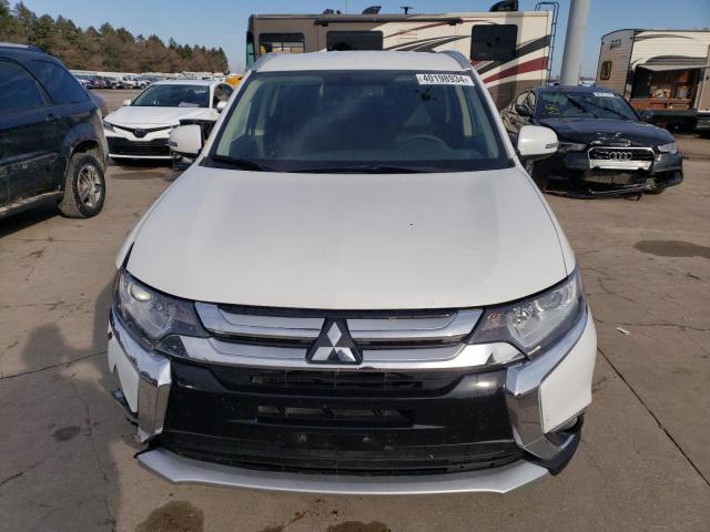 JA4AZ3A37HZ065966 - 2017 MITSUBISHI OUTLANDER SE WHITE photo 5