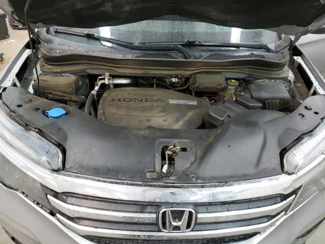 5FNYF6H55HB068294 - 2017 HONDA PILOT EXL SILVER photo 12