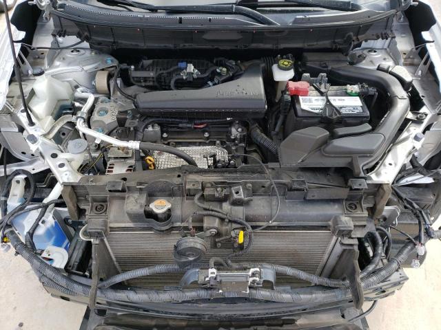 KNMAT2MV8JP556014 - 2018 NISSAN ROGUE S SILVER photo 11