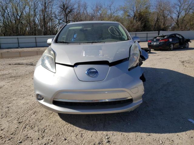 1N4AZ0CP4FC313861 - 2015 NISSAN LEAF S SILVER photo 5