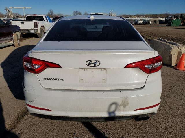 5NPE24AF3FH020040 - 2015 HYUNDAI SONATA SE WHITE photo 6