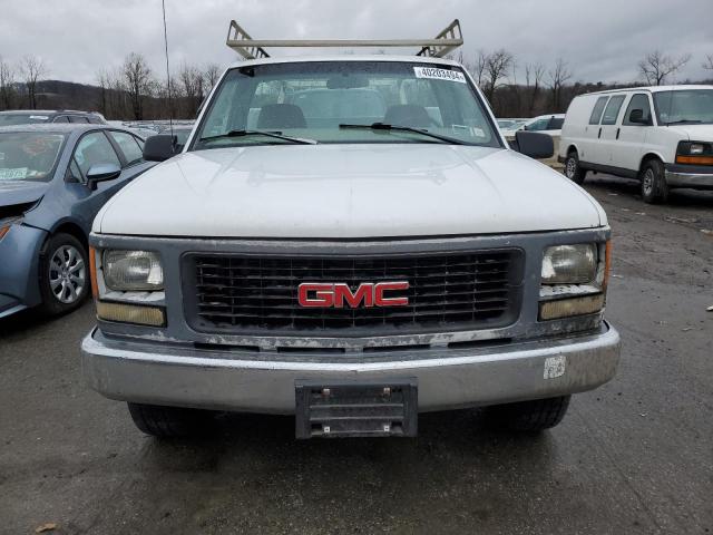 1GDGC24R2WZ516693 - 1998 GMC SIERRA C2500 WHITE photo 5