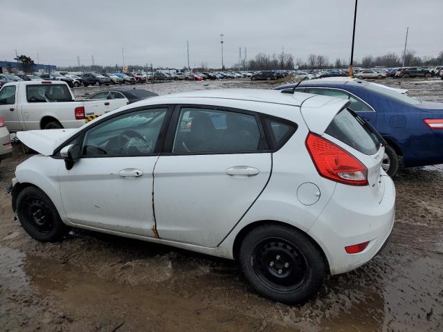 3FADP4EJ8DM178463 - 2013 FORD FIESTA SE WHITE photo 2