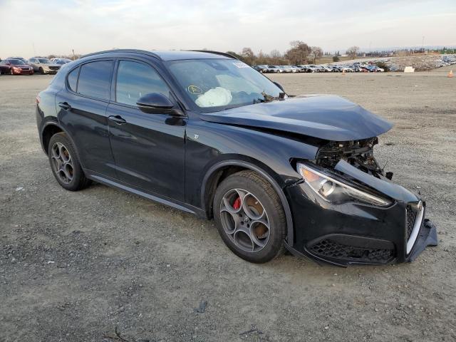ZASPAKBN8N7D42317 - 2022 ALFA ROMEO STELVIO TI BLACK photo 4