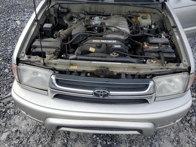 JT3GN87R820221419 - 2002 TOYOTA 4RUNNER LIMITED SILVER photo 11