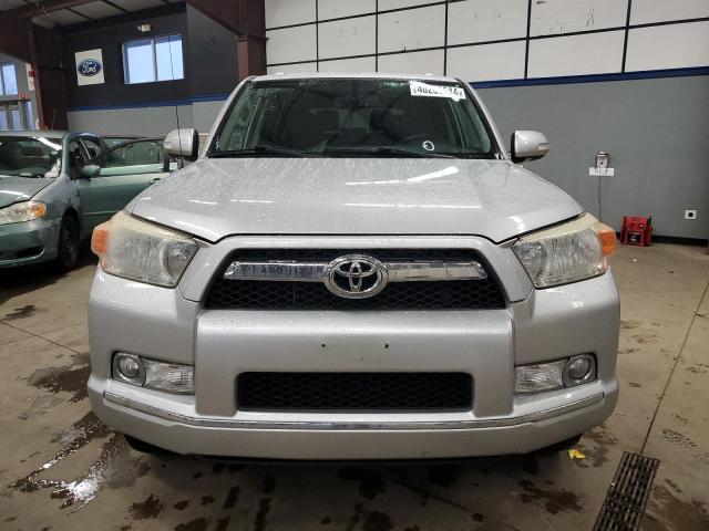 JTEBU5JR4A5009503 - 2010 TOYOTA 4RUNNER SR5 SILVER photo 5