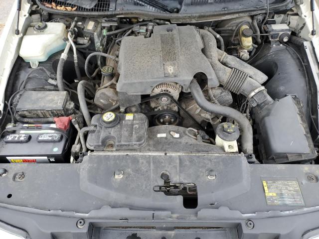 1LNHM81W63Y684353 - 2003 LINCOLN TOWN CAR EXECUTIVE WHITE photo 11