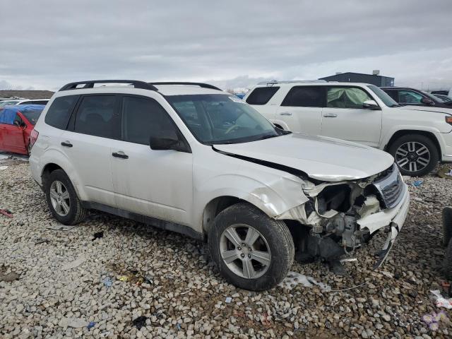 JF2SH6BC1AH912894 - 2010 SUBARU FORESTER XS Weiß Foto 4