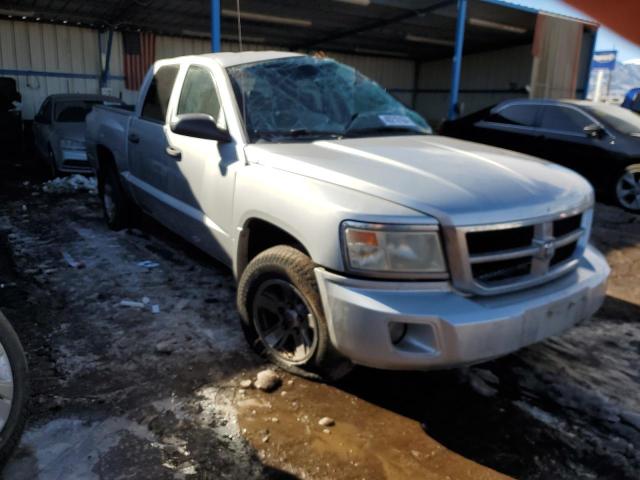 1D7HW48N68S562208 - 2008 DODGE DAKOTA QUAD SLT SILVER photo 4