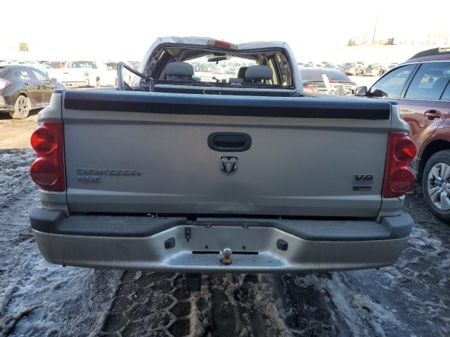 1D7HW48N68S562208 - 2008 DODGE DAKOTA QUAD SLT SILVER photo 6