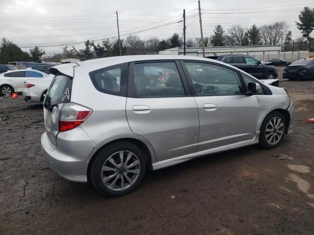 JHMGE8H52DC069967 - 2013 HONDA FIT SPORT ვერცხლისფერი ფოტო 3