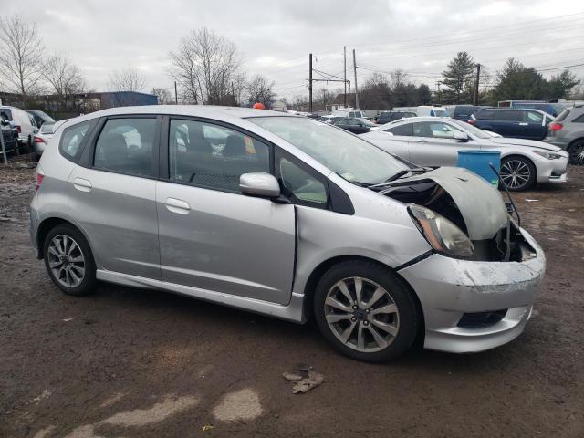 JHMGE8H52DC069967 - 2013 HONDA FIT SPORT ვერცხლისფერი ფოტო 4
