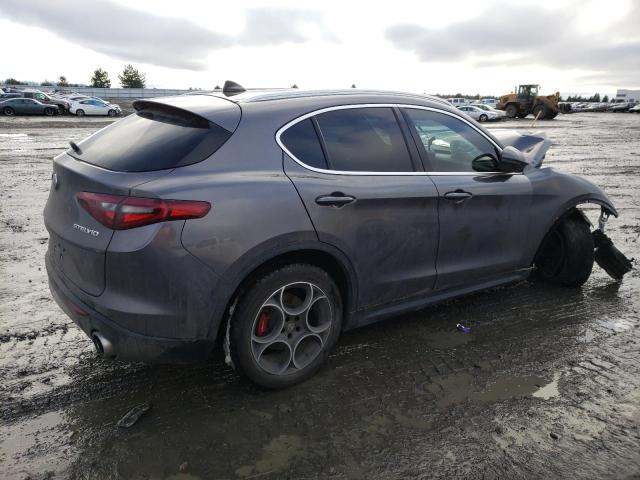 ZASFAKANXJ7B83288 - 2018 ALFA ROMEO STELVIO GRAY photo 3