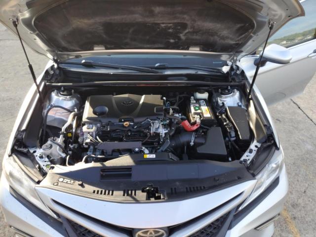 4T1B11HK3JU622292 - 2018 TOYOTA CAMRY L SILVER photo 11