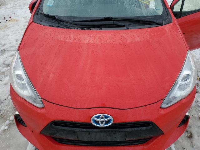 JTDKDTB38F1108102 - 2015 TOYOTA PRIUS C RED photo 11