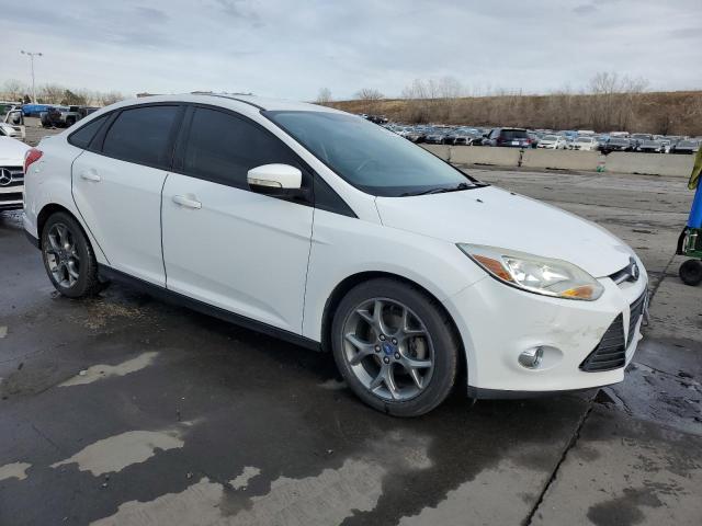 1FADP3F24DL107375 - 2013 FORD FOCUS SE WHITE photo 4