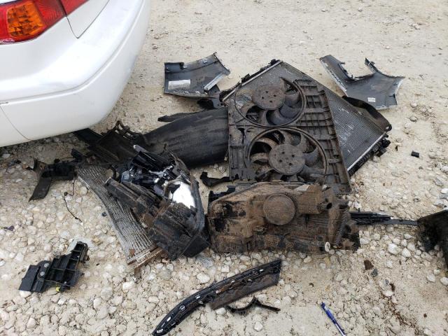 1V2KE2CA2NC230041 - 2022 VOLKSWAGEN ATLAS CROS SE Белый фото 13