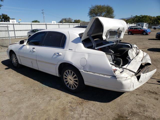 1LNHM81W03Y623712 - 2003 LINCOLN TOWN CAR EXECUTIVE WHITE photo 2