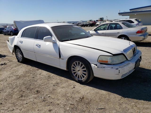 1LNHM81W03Y623712 - 2003 LINCOLN TOWN CAR EXECUTIVE WHITE photo 4