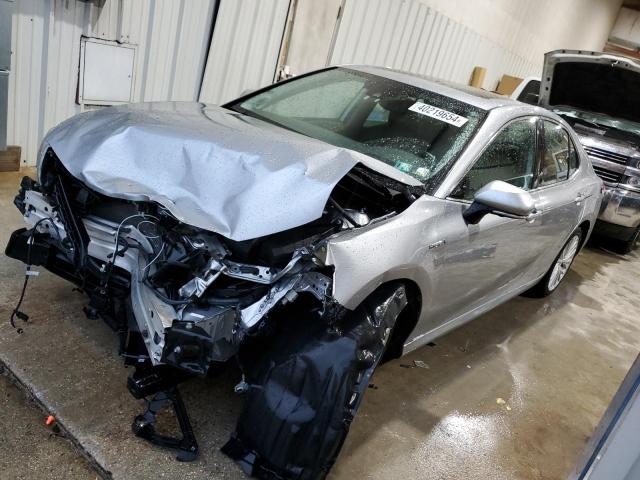 4T1B21HK9KU518047 - 2019 TOYOTA CAMRY HYBRID SILVER photo 1