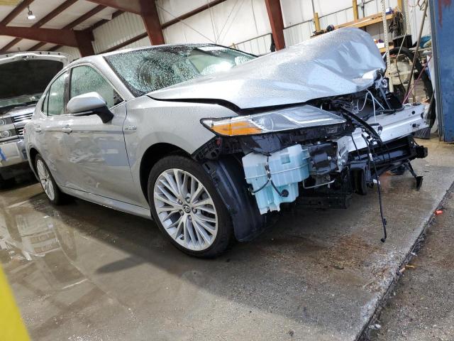 4T1B21HK9KU518047 - 2019 TOYOTA CAMRY HYBRID SILVER photo 4