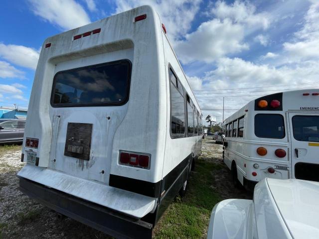 1GBKH37N0P3320761 - 1993 CHEVROLET G-P MOTORHOME CHASSIS WHITE photo 4