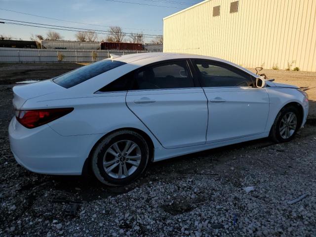 5NPEB4AC4DH778147 - 2013 HYUNDAI SONATA GLS WHITE photo 3