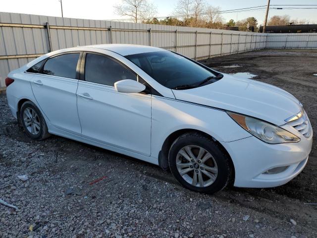 5NPEB4AC4DH778147 - 2013 HYUNDAI SONATA GLS WHITE photo 4