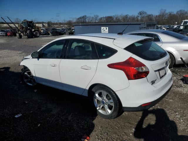 1FADP3K25EL157421 - 2014 FORD FOCUS SE WHITE photo 2