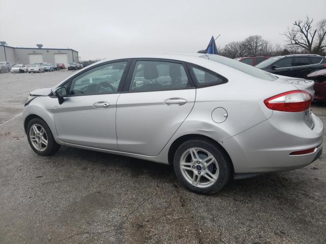 3FADP4BJ8JM100734 - 2018 FORD FIESTA SE SILVER photo 2